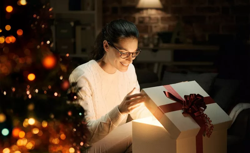 Best tech gifts for her in 2025